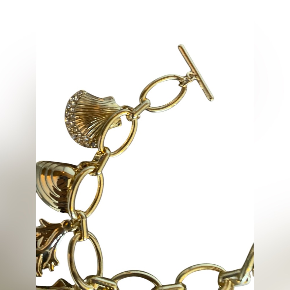 NWT The Limited Gold Tone Charm Bracelet with Seashells and Ocean Theme - Picture 4 of 4